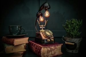 Möbel-Upcycling: Kreativität trifft Nachhaltigkeit für einzigartige Einrichtung - Bild: Johnny Briggs / Unsplash Möbel-Upcycling: Kreativität trifft Nachhaltigkeit für einzigartige Einrichtung - Bild: Johnny Briggs / Unsplash