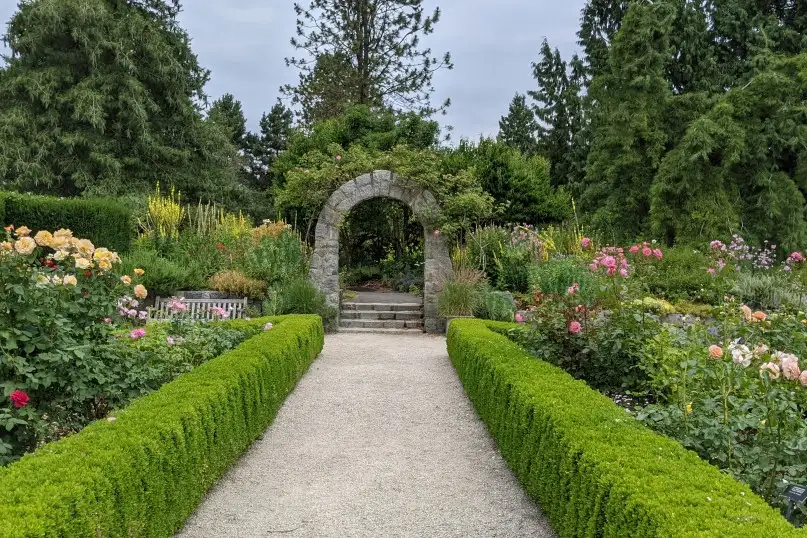 Ein Blick in die Gartenabteilung offenbart die unterschiedlichsten Stile, die auf der heimischen Gr&uuml;nfl&auml;che verwirklicht werden k&ouml;nnen.