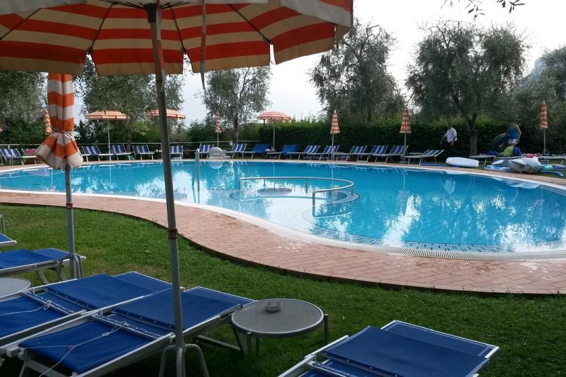Pool&uuml;berwinterung: Der erste und oft untersch&auml;tzte Schritt beim Pool &uuml;berwintern ist die Aufbereitung des Beckenwassers